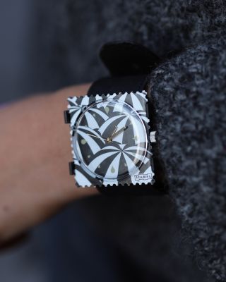 Jestli nevíte, co dát kamarádce nebo mámě, zkuste hodinky STAMPS. ❤️ Stylové a přitom osobní, fakt super dárek! 🎁✨...